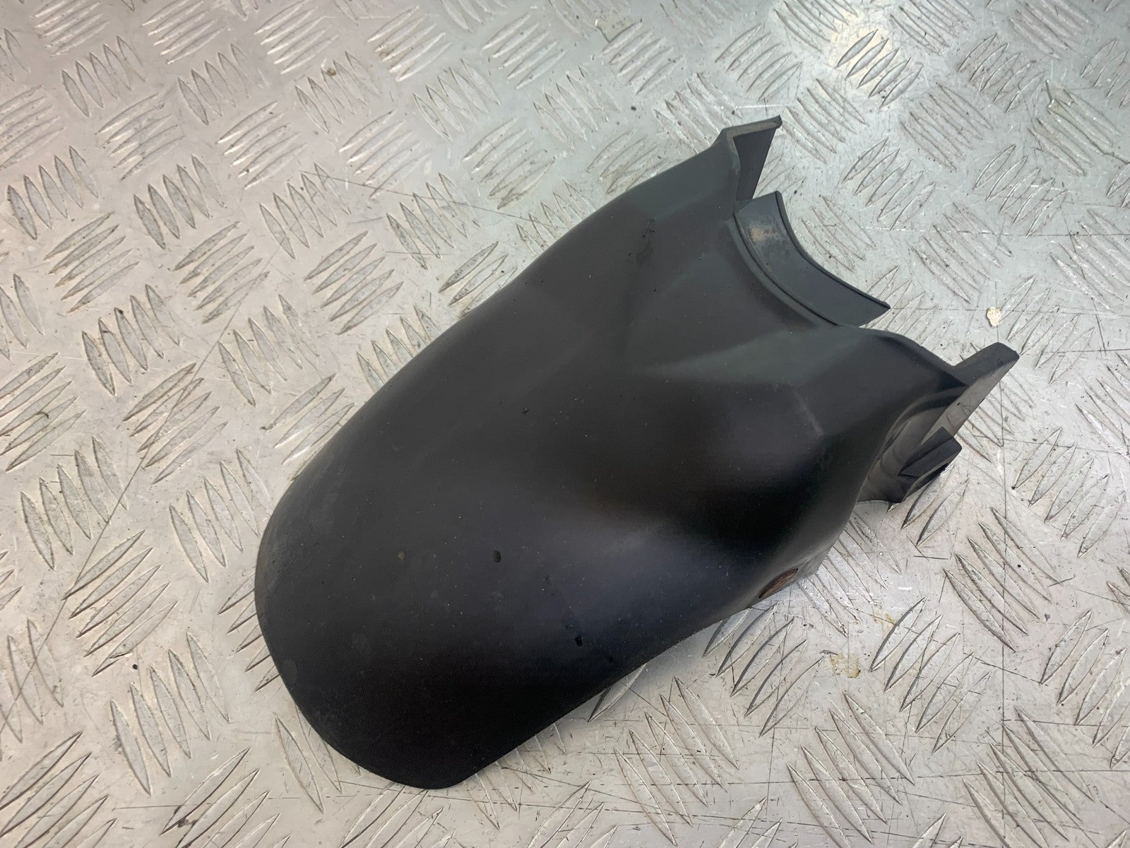 YAMAHA YZF1000 THUNDERACE FRONT MUDGUARD   YEAR 1997-2000 (CMB1204)