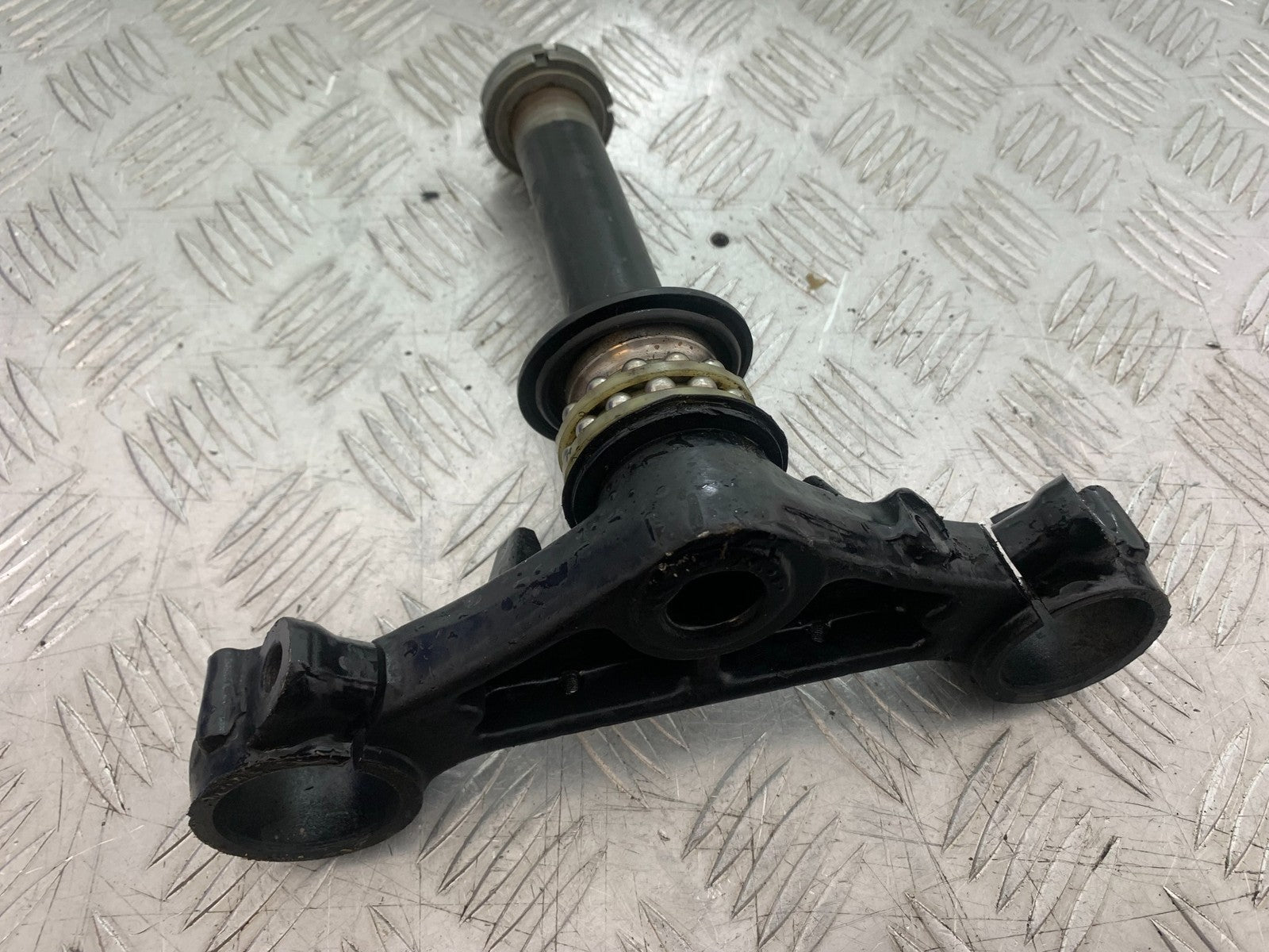 BSA 650 GOLD STAR BOTTOM YOKE   YEAR 2022-2025 (CMB1262)