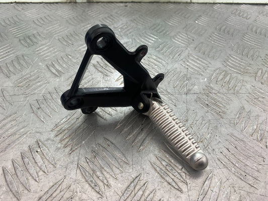 DUCATI 1198 S FRONT LEFT HANGER  AND PEG  YEAR 2009-2011 (CMB1219)