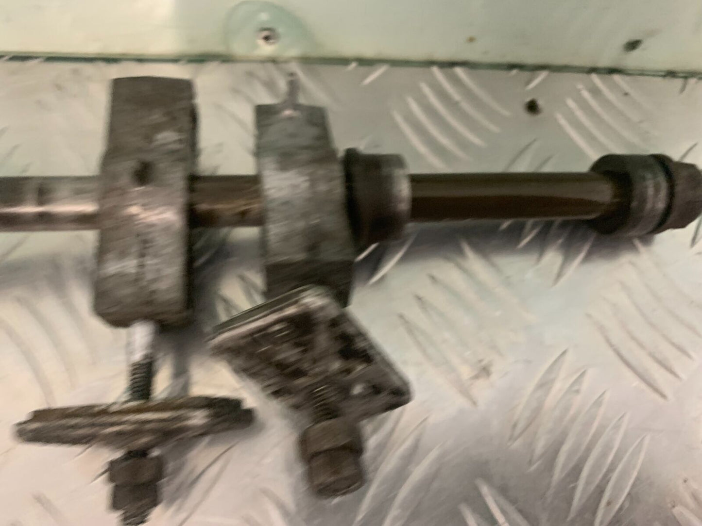 HONDA XL650 V TRANSALP REAR WHEEL SPINDLE  YEAR 2001-2006 (STOCK 975)