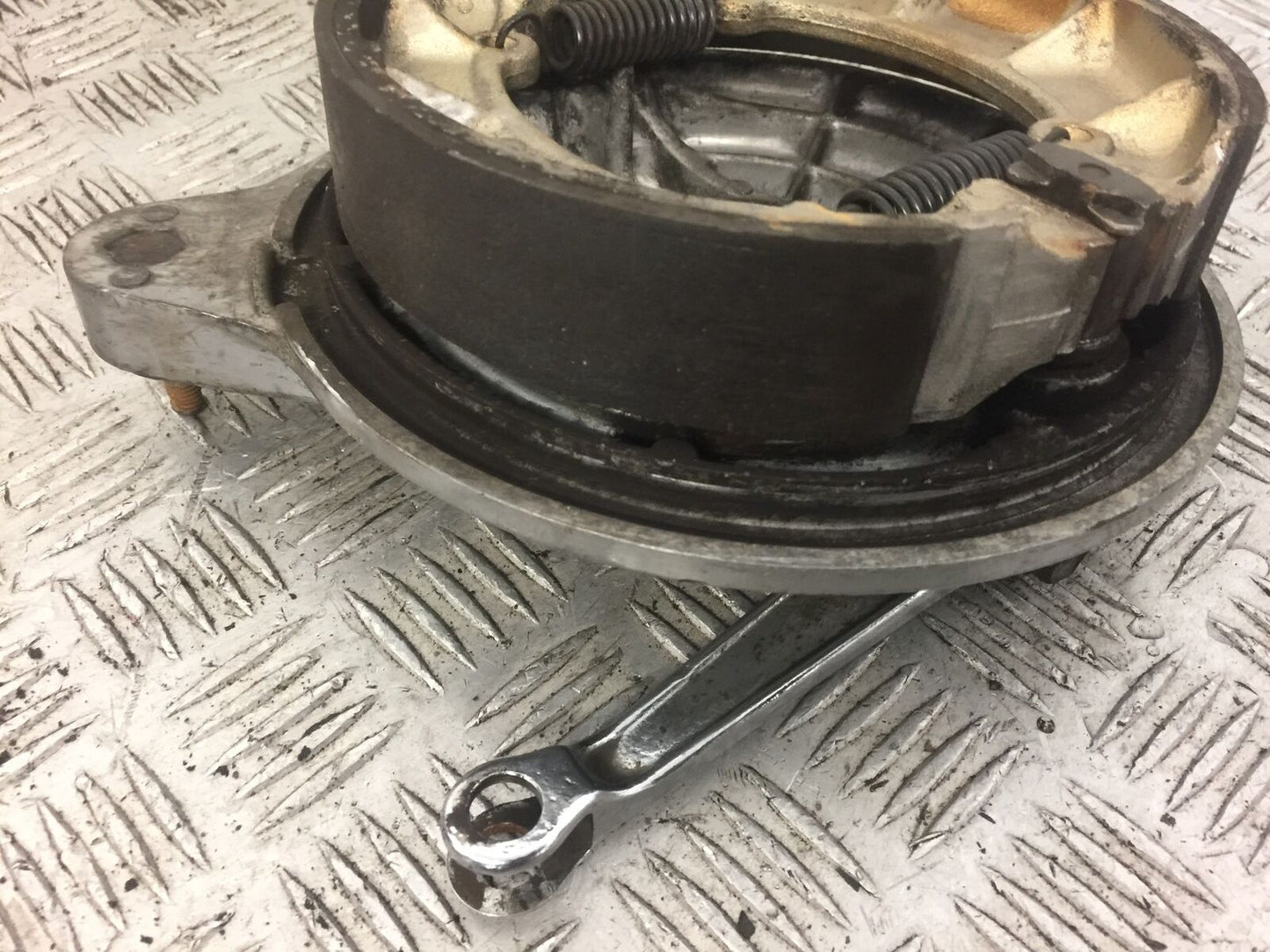HONDA VT1100 C SHADOW REAR BRAKE HUB YEAR 1987-1996  (STOCK 540)