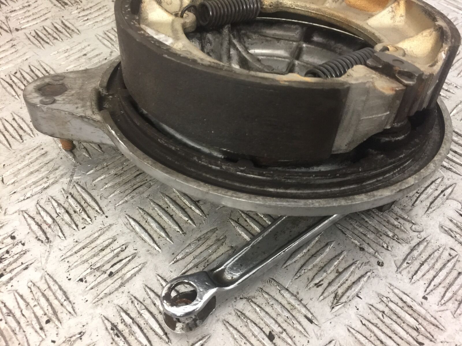 HONDA VT1100 C SHADOW REAR BRAKE HUB YEAR 1987-1996  (STOCK 540)
