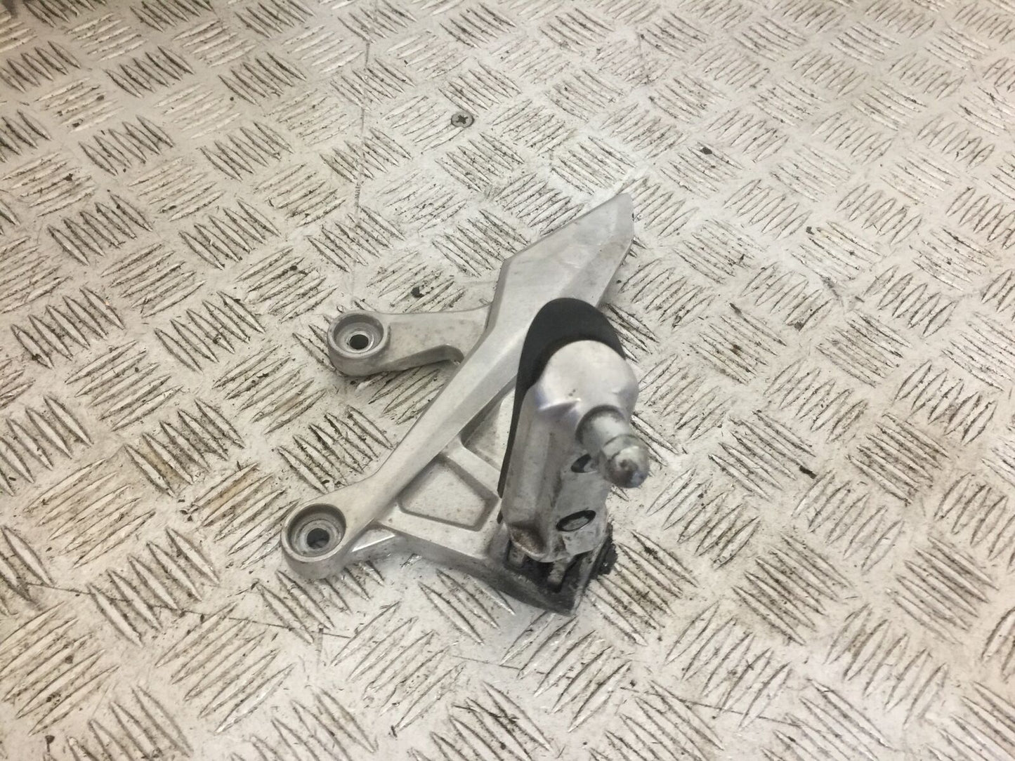 HONDA CBR500R CBR 500 R FRONT LEFT HANGER 2016-18  (STOCK 742)