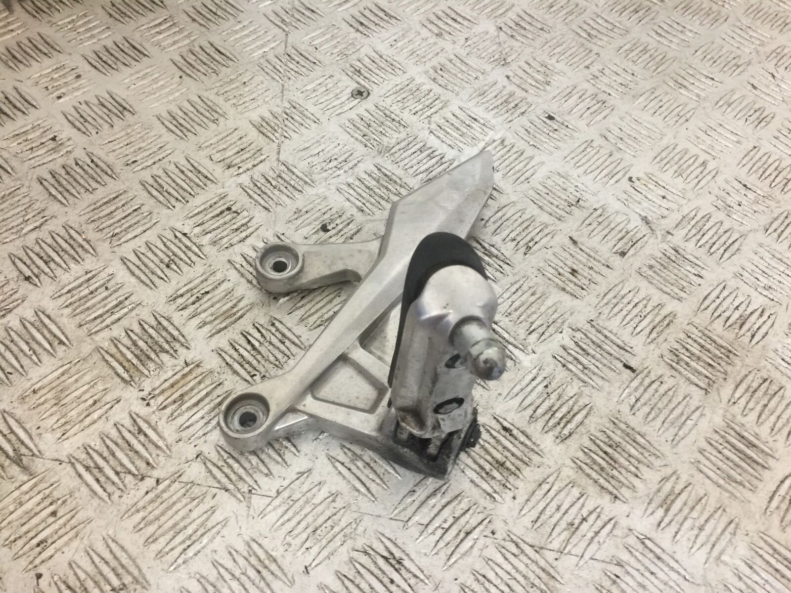 HONDA CBR500R CBR 500 R FRONT LEFT HANGER 2016-18  (STOCK 742)