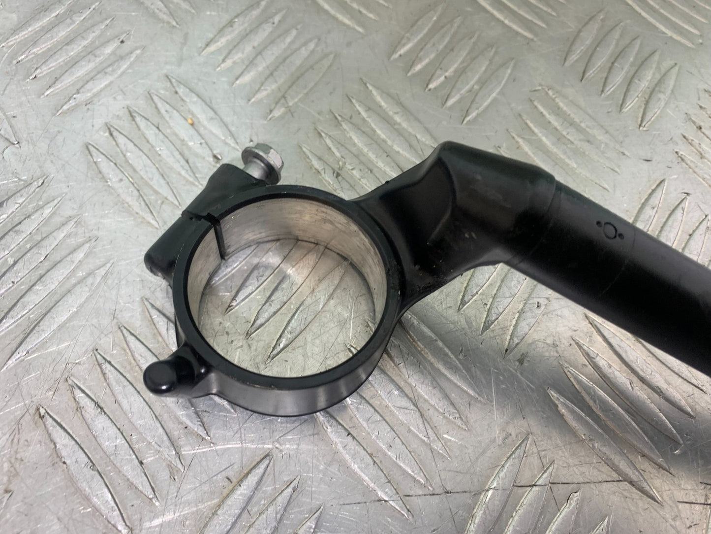 HONDA CBR1000 rr FIREBLADE RIGHT HANDLEBAR  YEAR 2012-2016 (CMB1198)