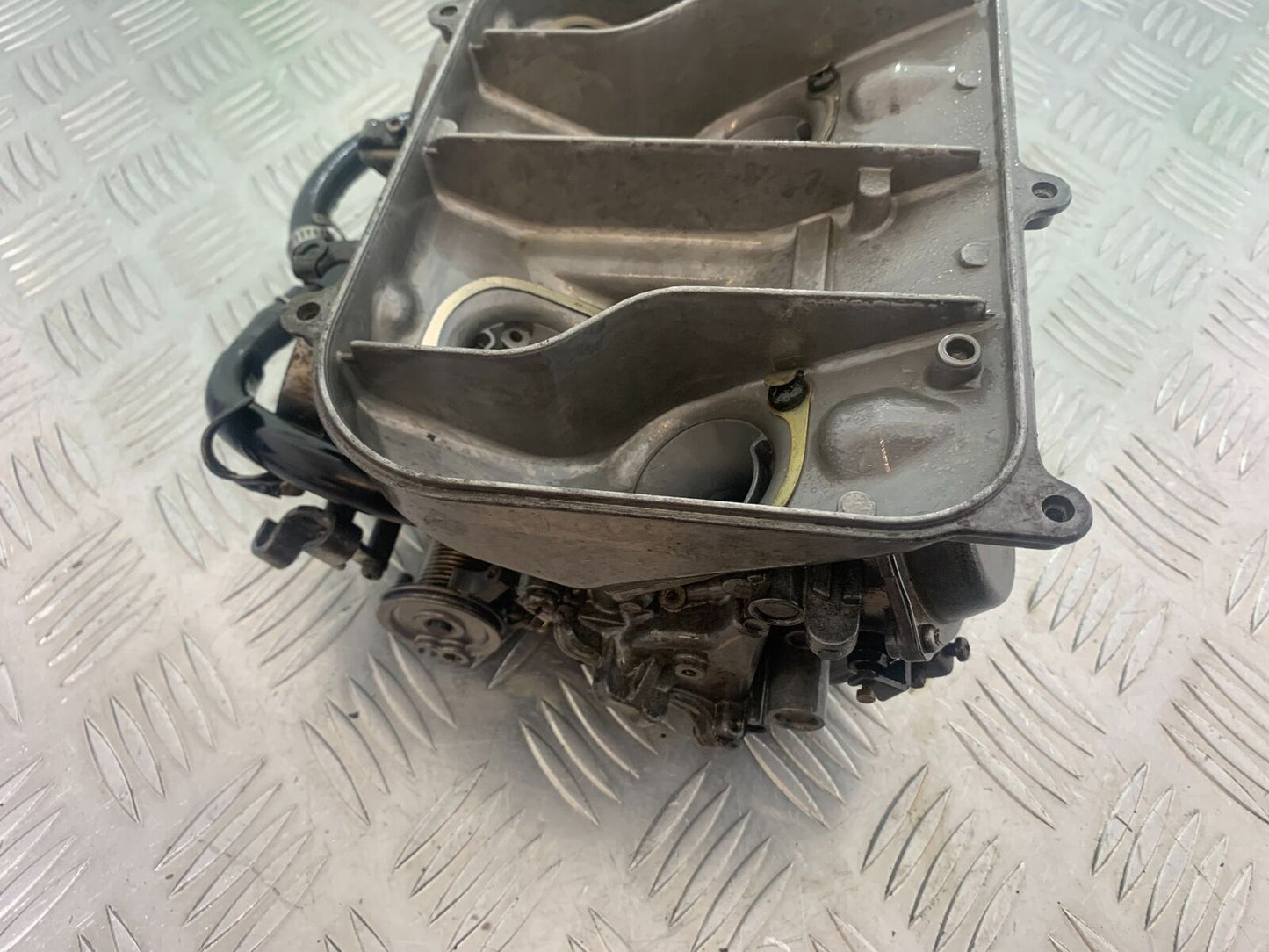 HONDA VFR400 VFR 400 NC21 CARBS  YEAR 1986-87 (CMB1043)