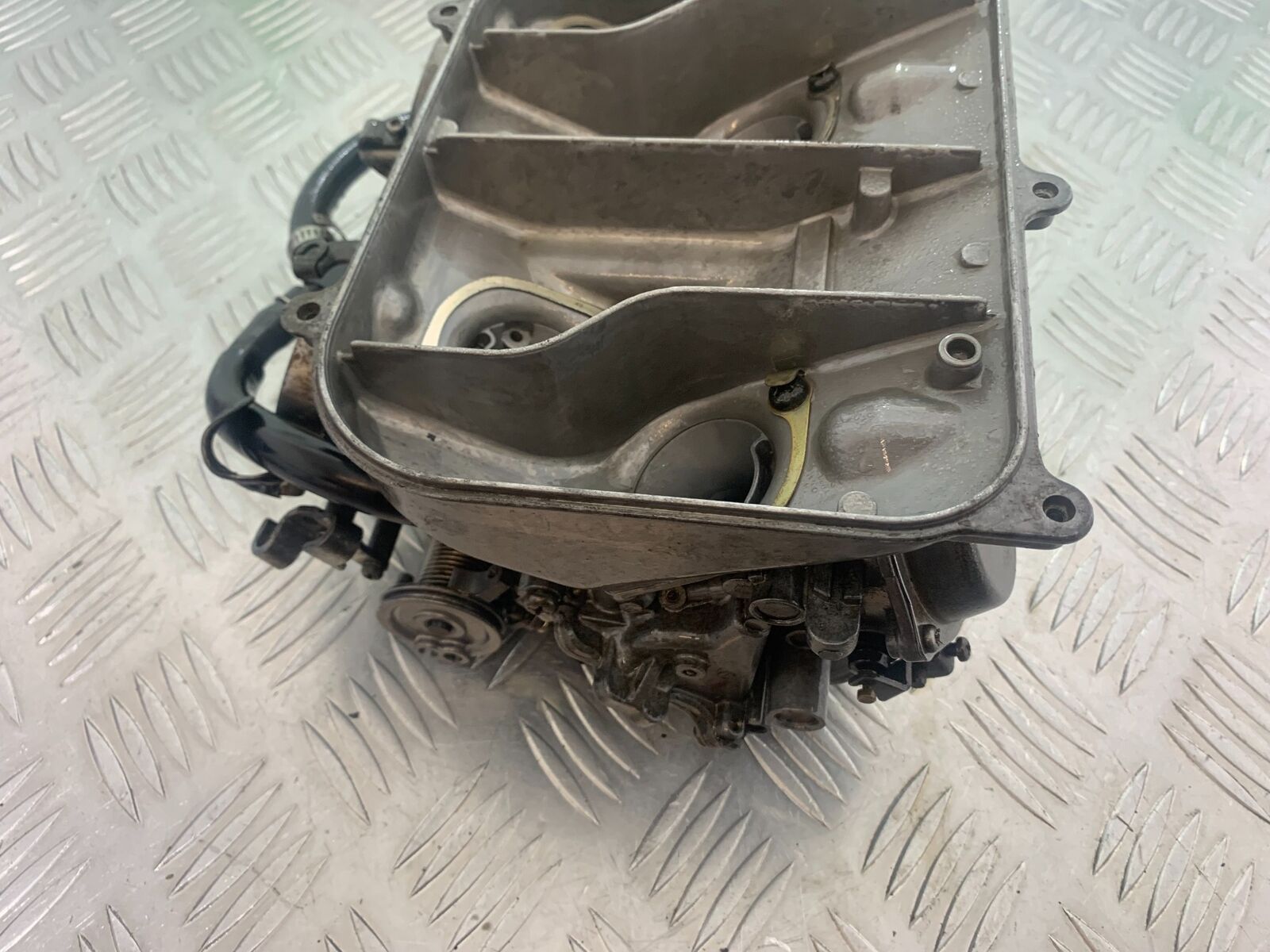 HONDA VFR400 VFR 400 NC21 CARBS  YEAR 1986-87 (CMB1043)