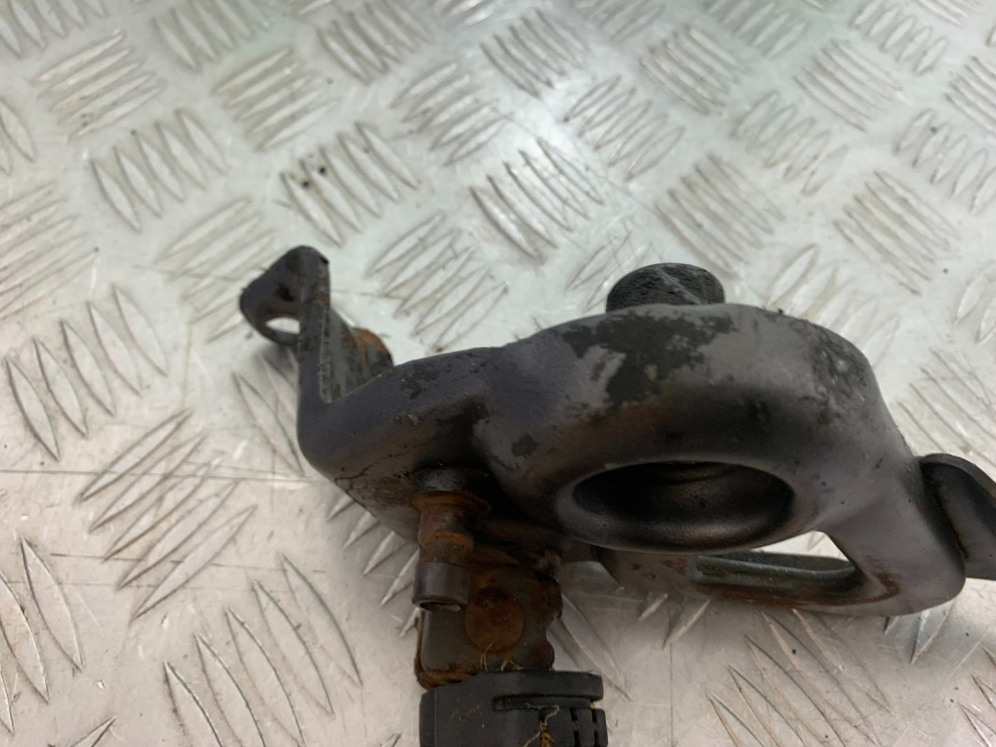 HONDA CBF125 CBF 125 FRONT LEFT HANGER  YEAR 2009-14 (CMB1182)