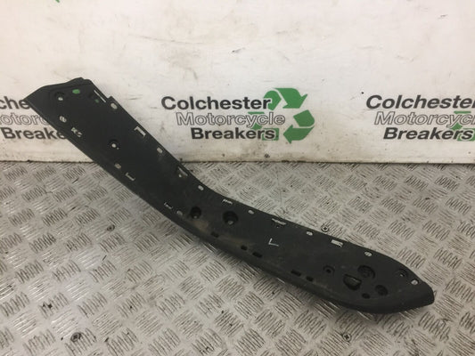 SUZUKI 650 BURGMAN LEFT FOOTBOARD   YEAR 2014-2018 (STOCK 769)