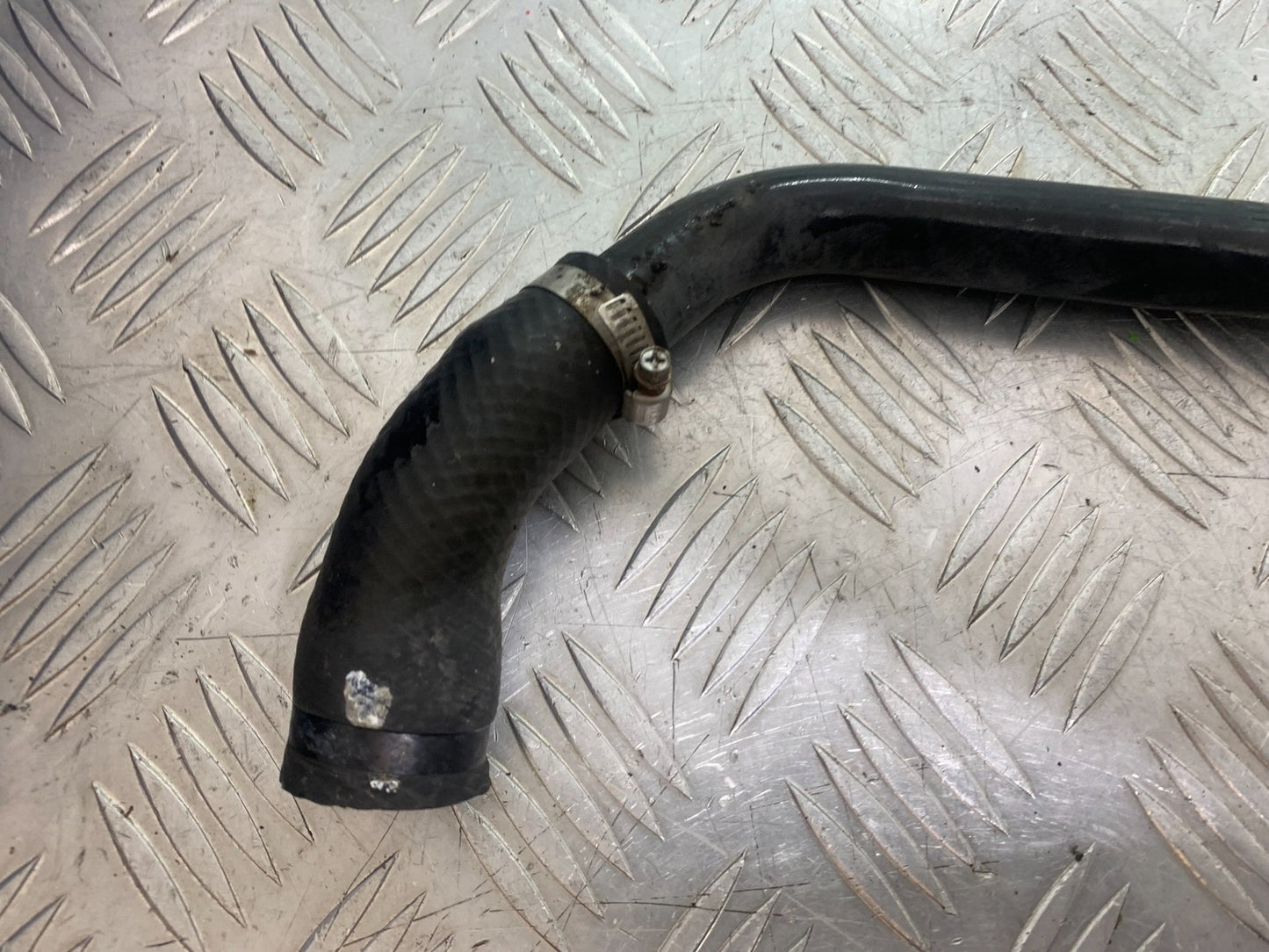 KAWASAKI ZX9R ZX9 E1 WATER PIPE   YEAR 2000-01 (CMB1171)