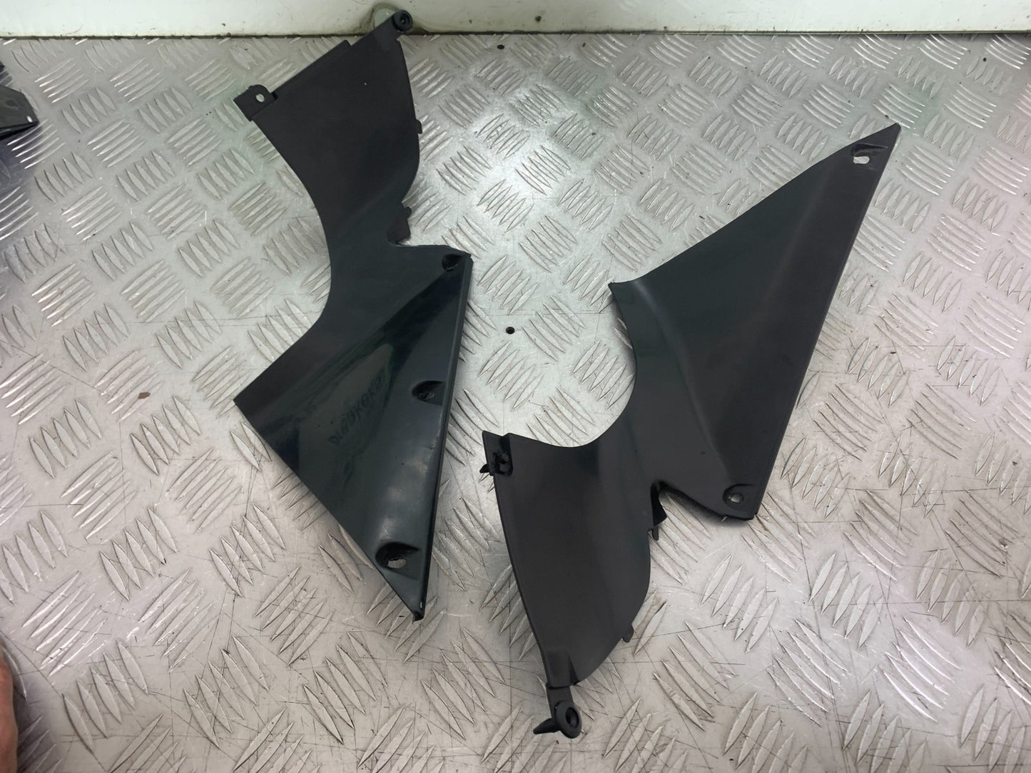 YAMAHA YZF R1 4C8 FAIRING KIT (PATTERN) YEAR 2007-2008 (CMB1237)