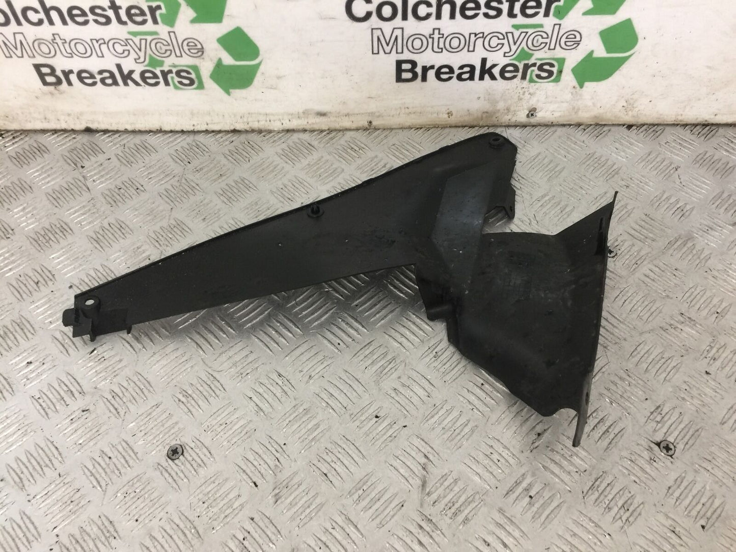 HONDA CBR1000 rr FIREBLADE LEFT INNER INFILL PANEL  YEAR 2004  (STOCK 853)