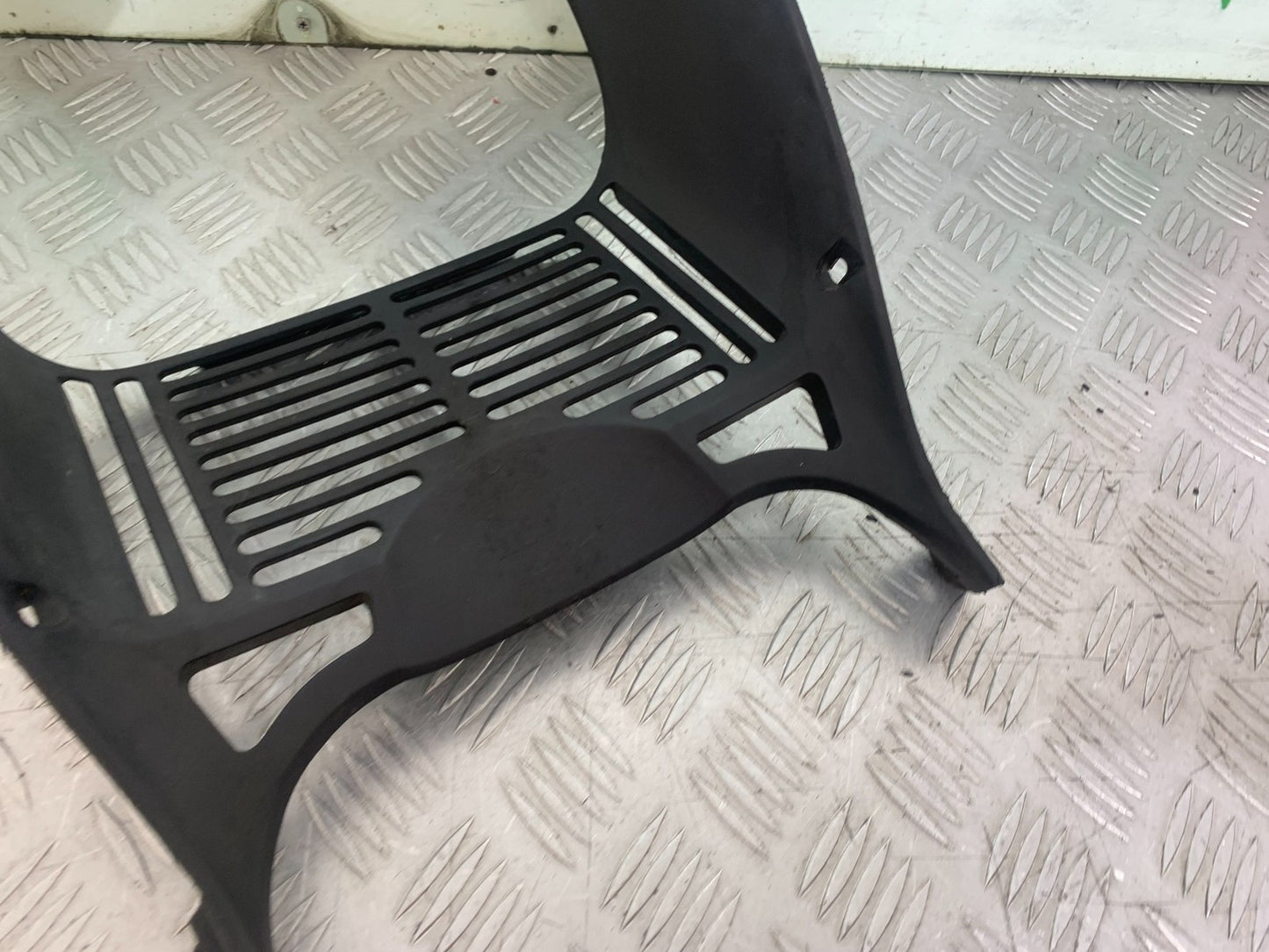 HONDA XL125 VARADERO RADIATOR GRILL  YEAR 2001-2006  (CMB1210)