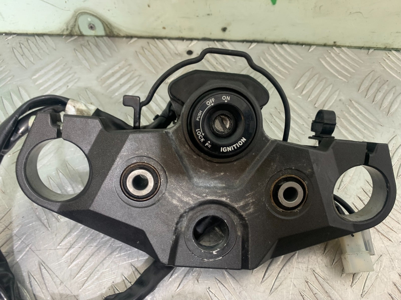 YAMAHA XJ6 XJ6-S ECU LOCKS KEY  YEAR 2009-2015  (CMB1212)