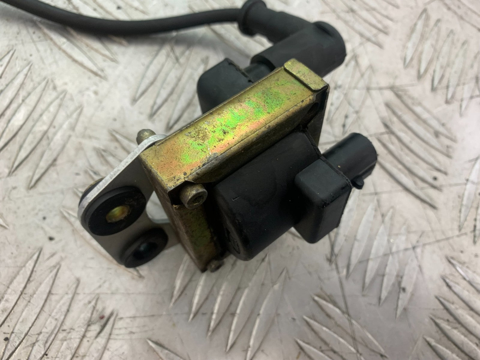 DUCATI 996 SPS 748 916 998 COIL AND CAP  1999-2000 (CMB1209)