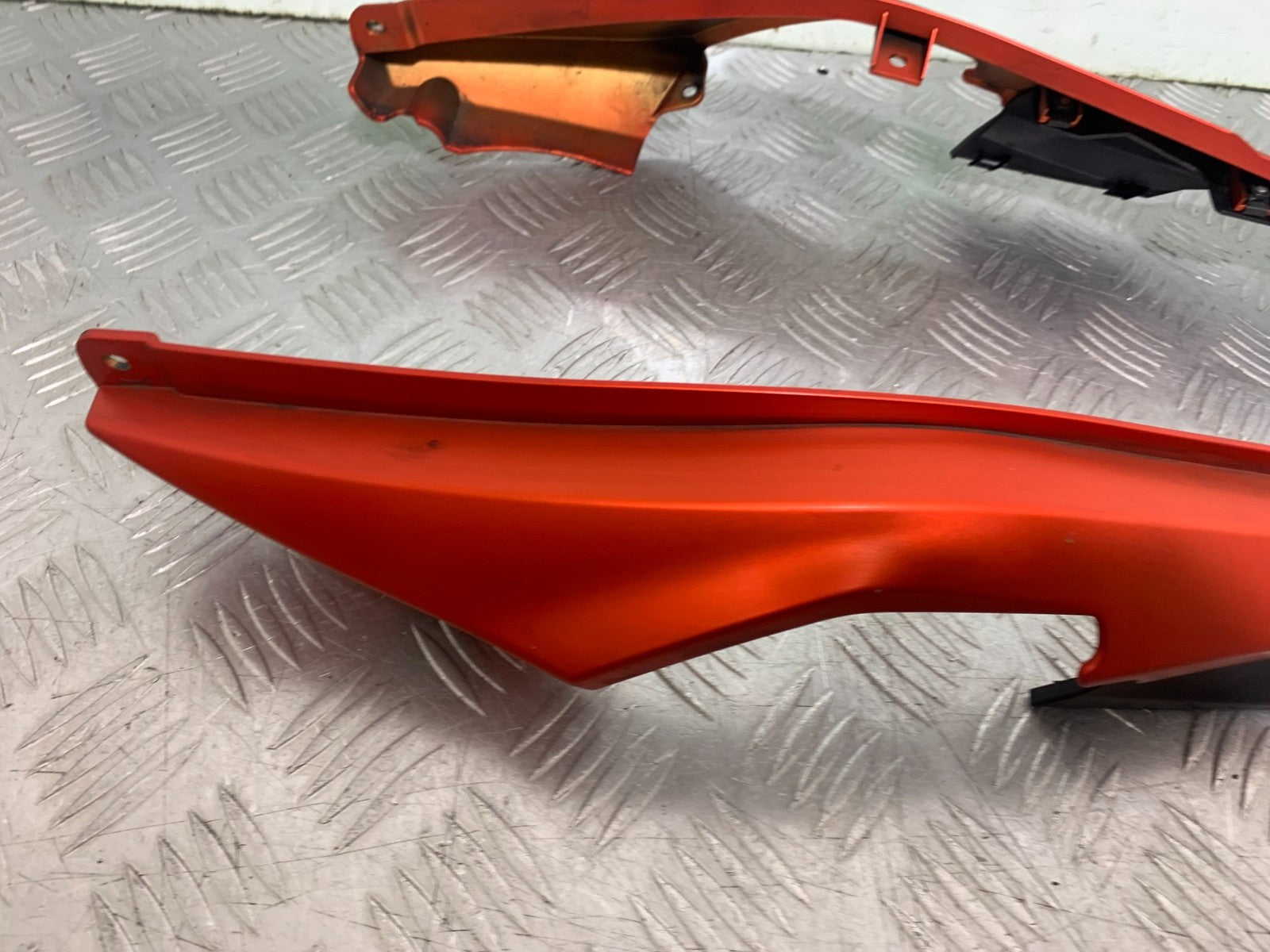 KAWASAKI 650 VERSYS TAIL PIECE SEAT UNIT YEAR 2015-2018 (CMB1288)