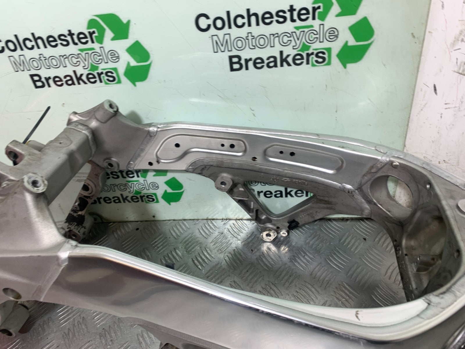 APRILIA TUONO 1000 V4R FRAME REG LOG BOOK YEAR 2011-13  (CMB1331)