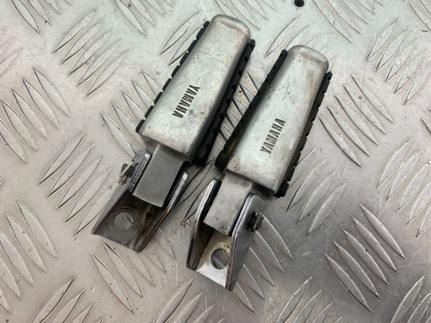 YAMAHA XV535 XV 535 VIRAGO REAR FOOTPEGS YEAR 1994-02 (CMB1044)
