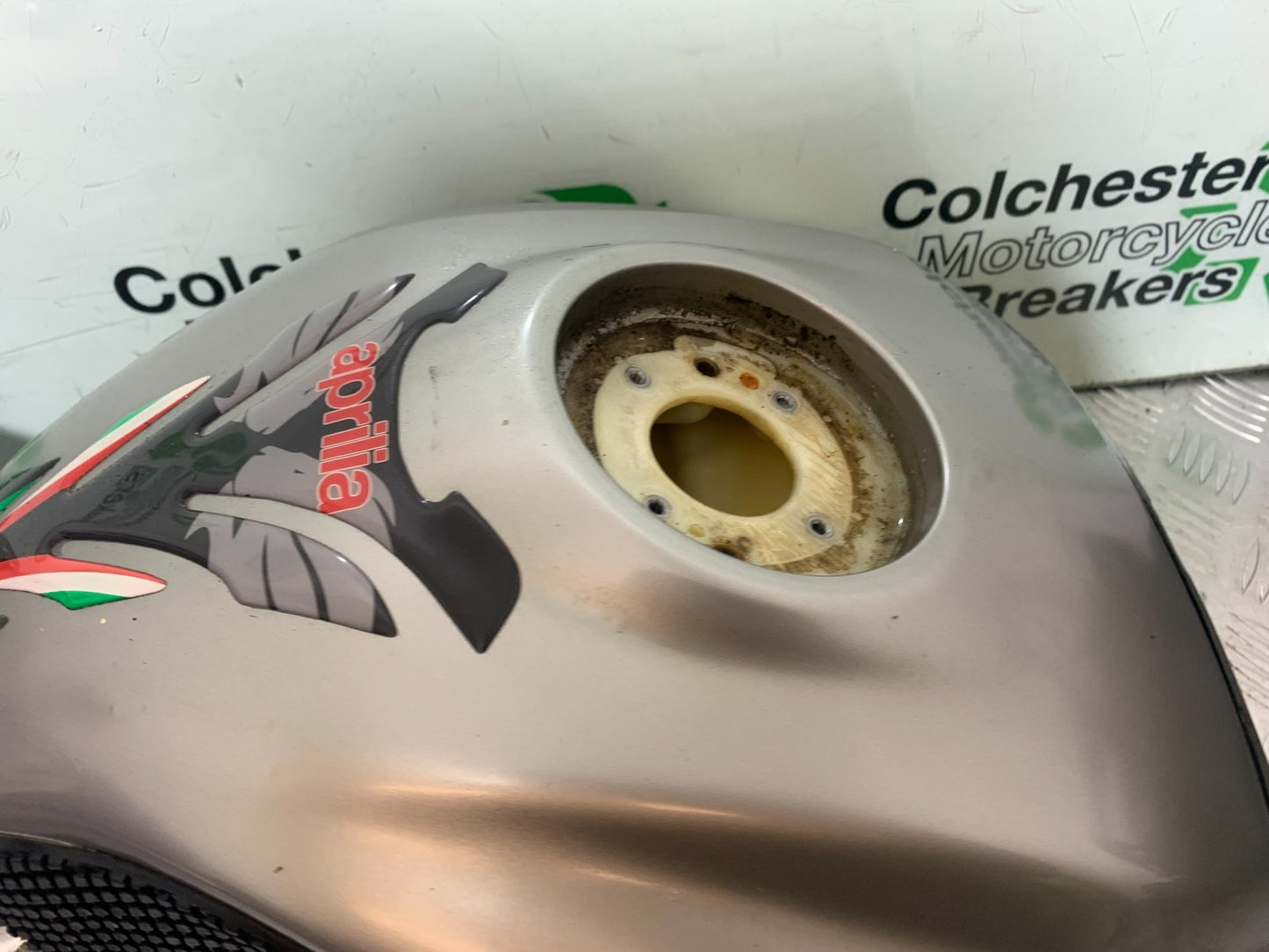 APRILIA TUONO 1000 V4 PETROL TANK  YEAR 2013-2014  (CMB1239)