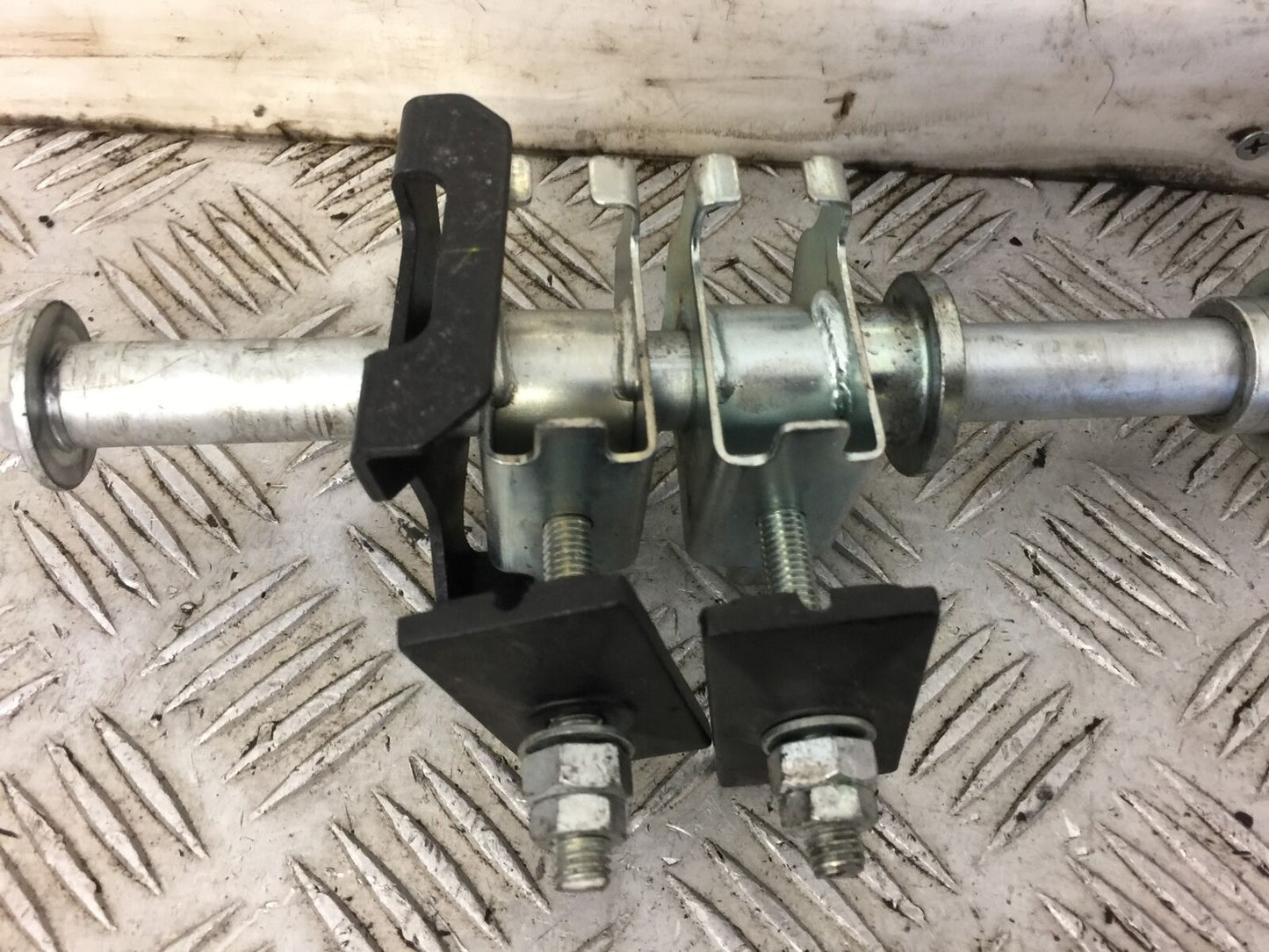KAWASAKI NINJA 250 SL BX250 REAR WHEEL SPINDLE   YEAR 2017 (STOCK 479)