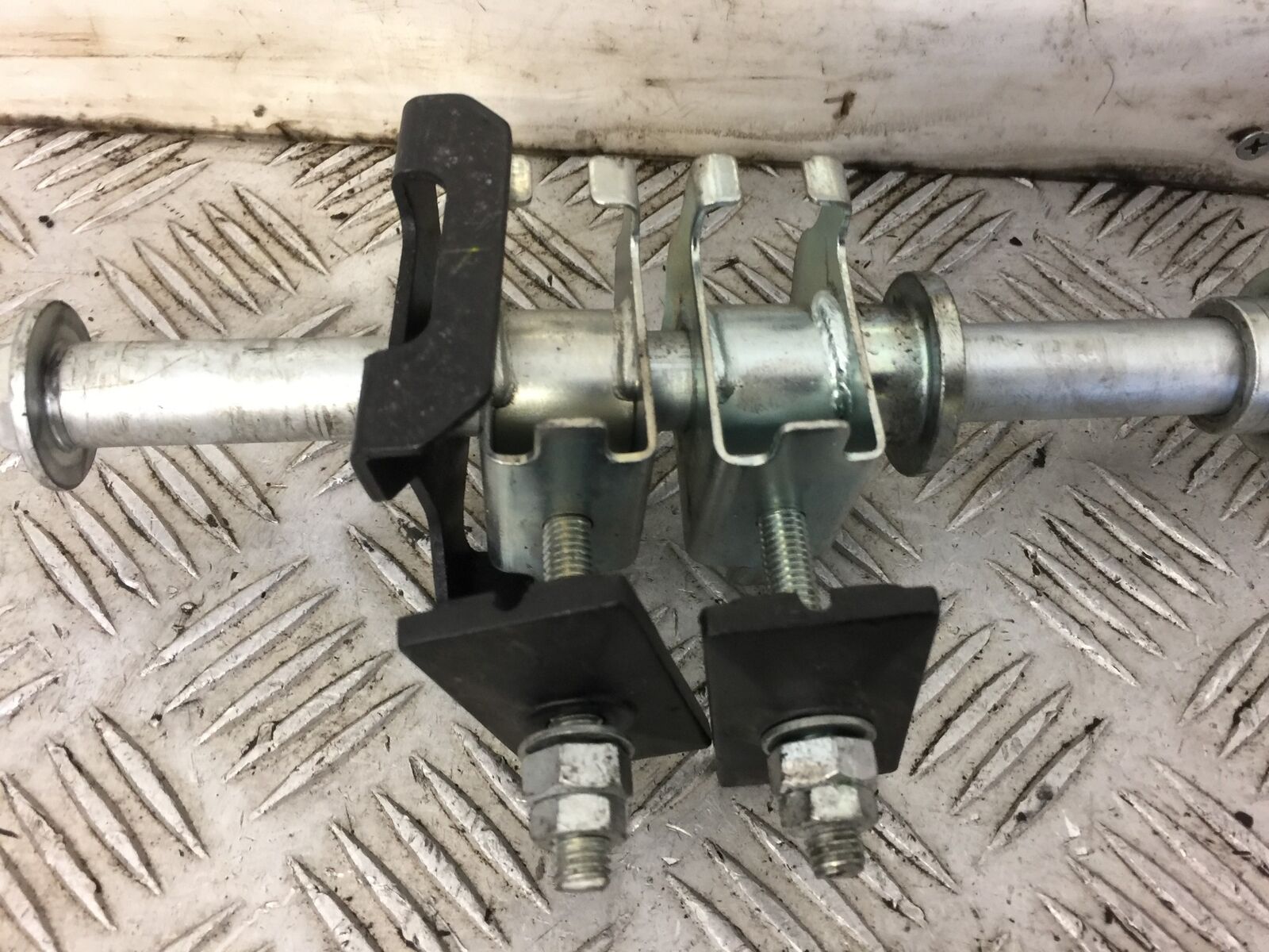 KAWASAKI NINJA 250 SL BX250 REAR WHEEL SPINDLE   YEAR 2017 (STOCK 479)