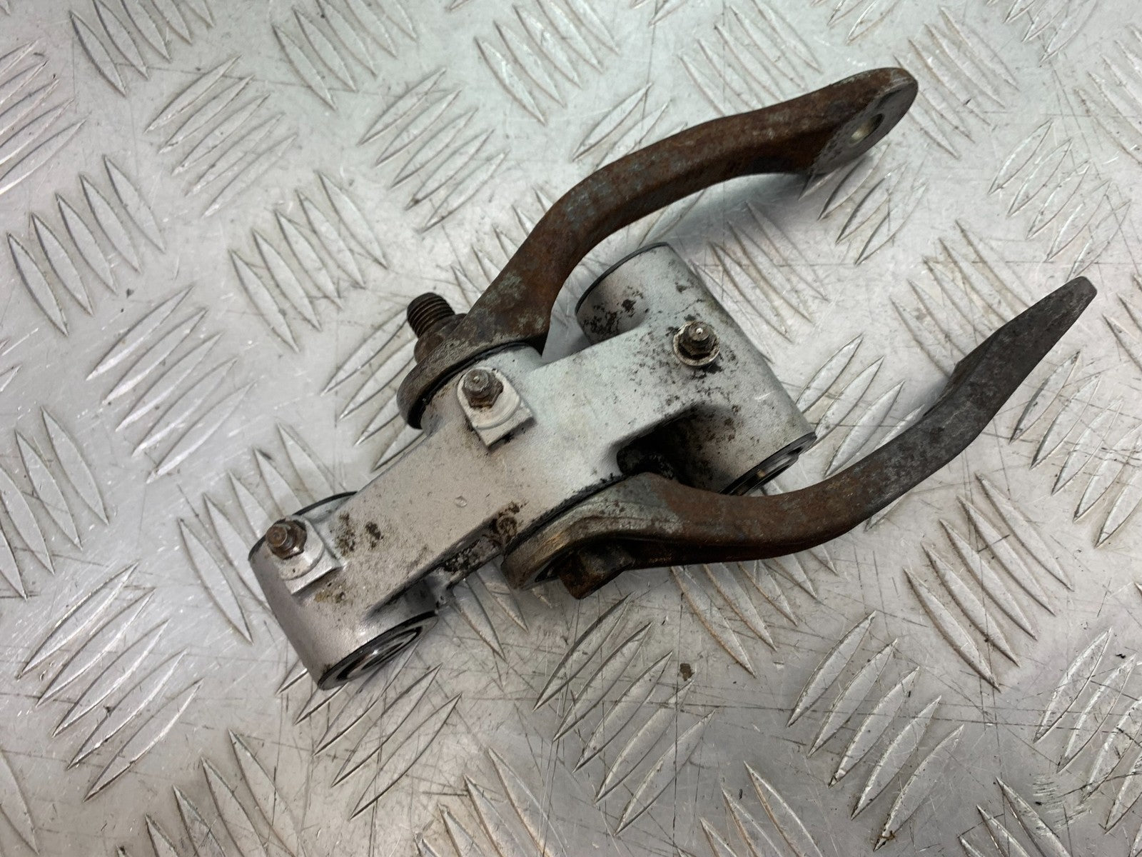 KAWASAKI ZZR1100 D REAR SHOCK LINKAGE   YEAR 1993-2001 (CMB1189)