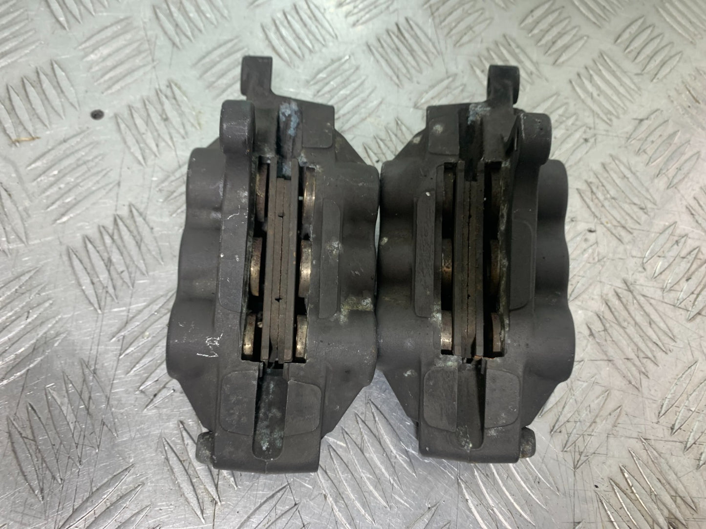 KAWASAKI ZX9R ZX9 R FRONT BRAKE CALIPERS  YEAR 1998-1999 (CMB1329)
