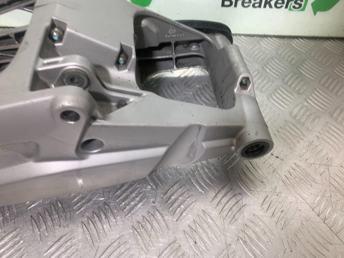 APRILIA SL750 SL 750 SHIVER SWINGARM YEAR 2008-2016 (CMB1242)