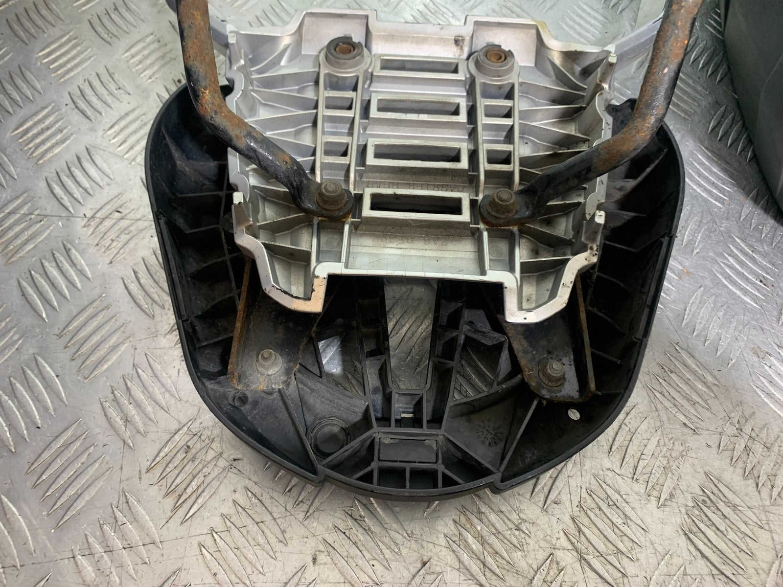 SUZUKI DL1000 V-STROM GIVI TOP BOX AND RACK   YEAR 2014-2019 (CMB1325)