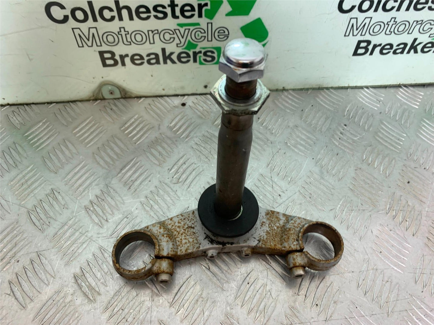 TRIUMPH 955i SPRINT ST BOTTOM YOKE  YEAR 1999-04 (CMB1230)