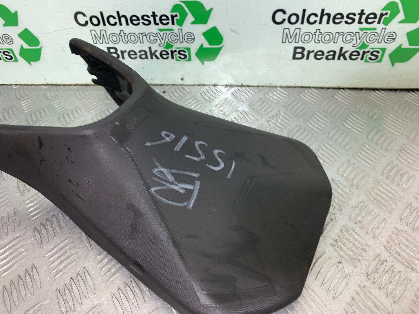 KTM DUKE 125 FRONT SEAT  YEAR 2017-2022 (CMB1274)