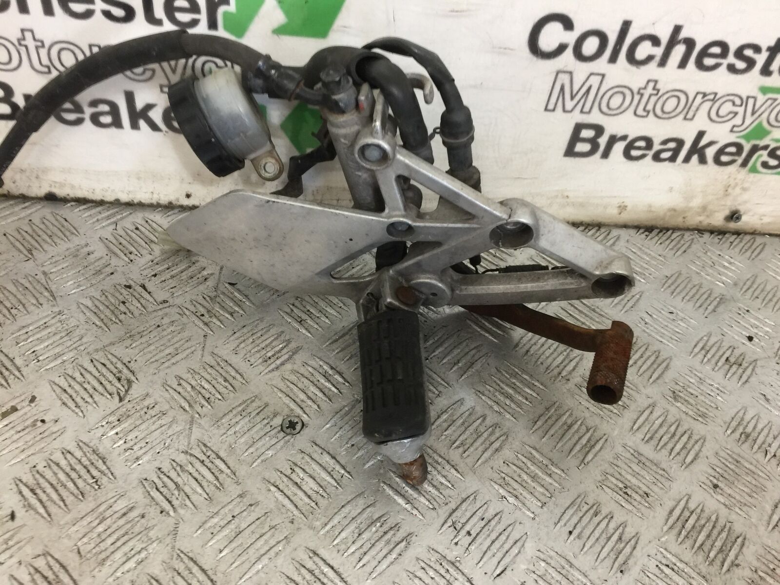 HONDA CBR600 CBR 600 FRONT RIGHT HANGER  YEAR 1997-98 (STOCK 892)