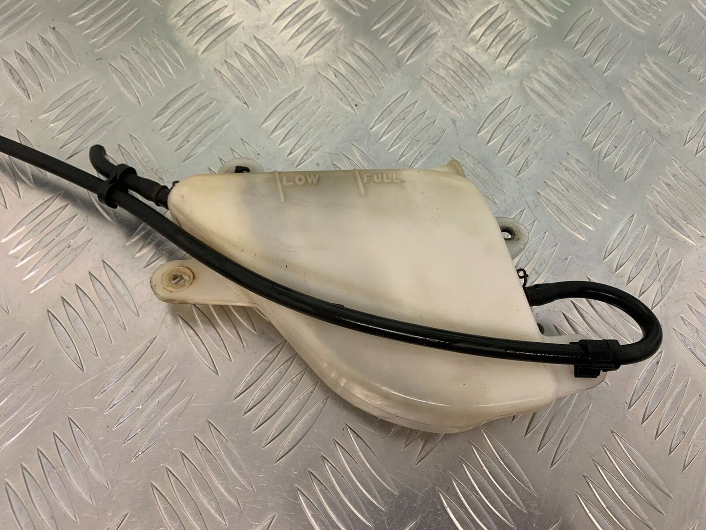 YAMAHA FJR1300 FJR 1300 COOLANT BOTTLE  YEAR 2001-05 (STOCK 946)