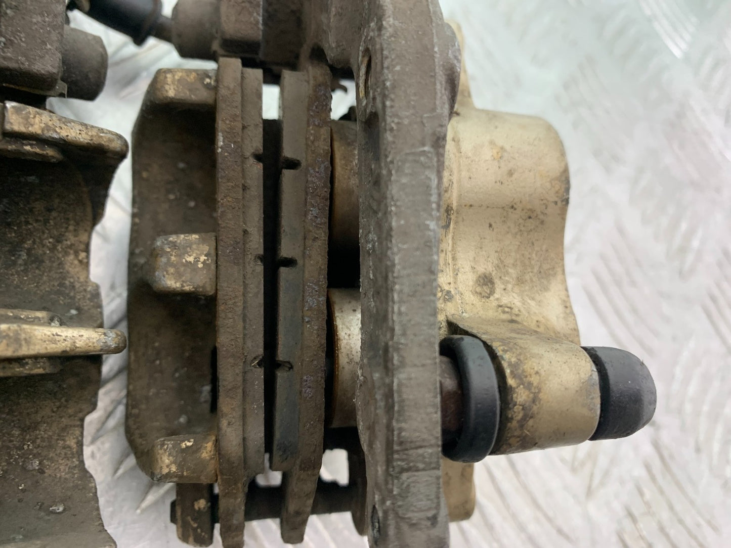 HONDA CB600 CB 600 HORNET FRONT BRAKE CALIPERS  YEAR 1998-2002 (CMB1297)