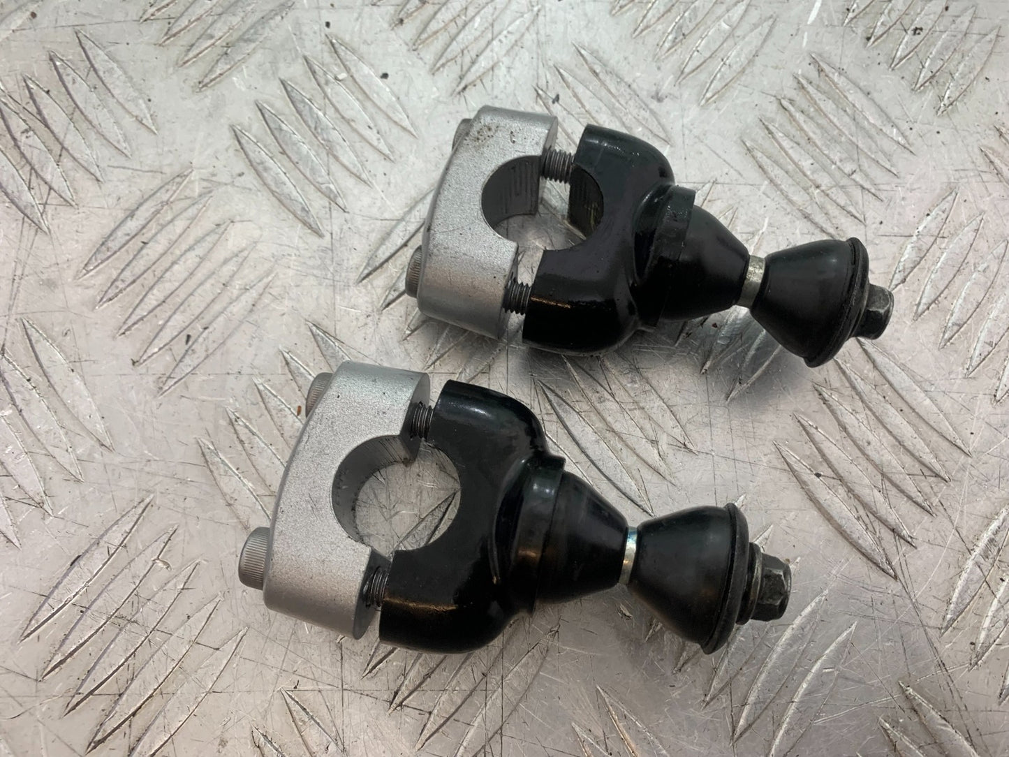 BSA 650 GOLD STAR HANDLEBAR RISERS   YEAR 2022-2025 (CMB1262)