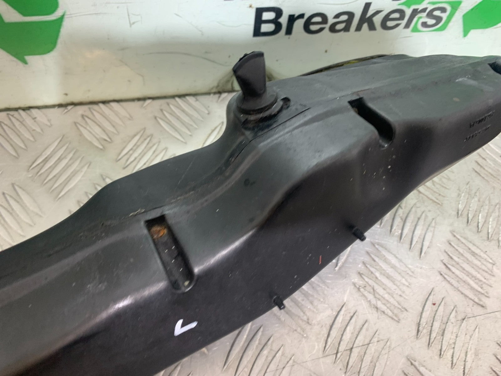 DUCATI 996 SPS 748 916 998 LEFT AIR TUBE  1999-2000 (CMB1209)