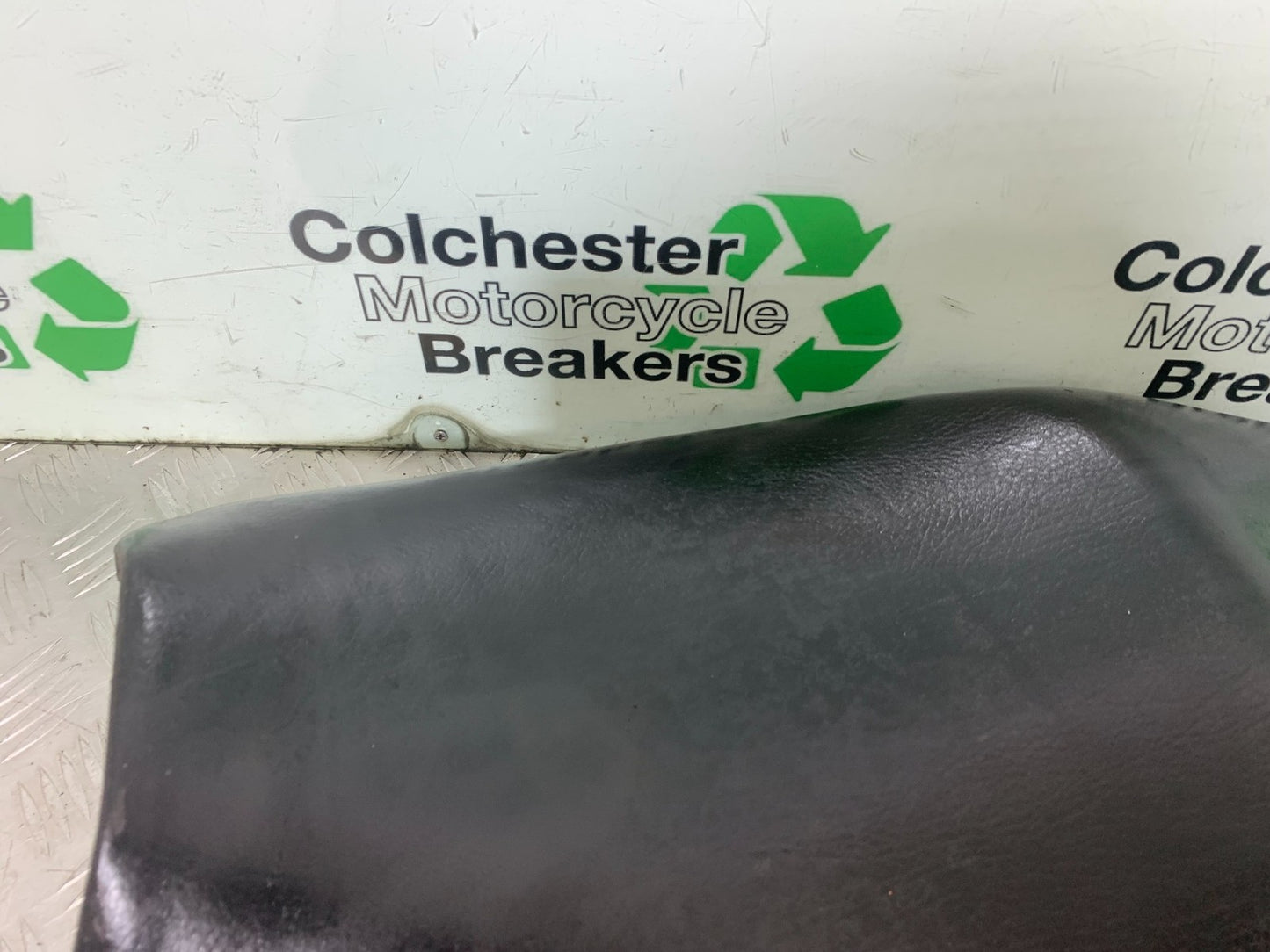 YAMAHA FZS600 FAZER 600 SEAT   YEAR 1998-2001 (CMB1267)