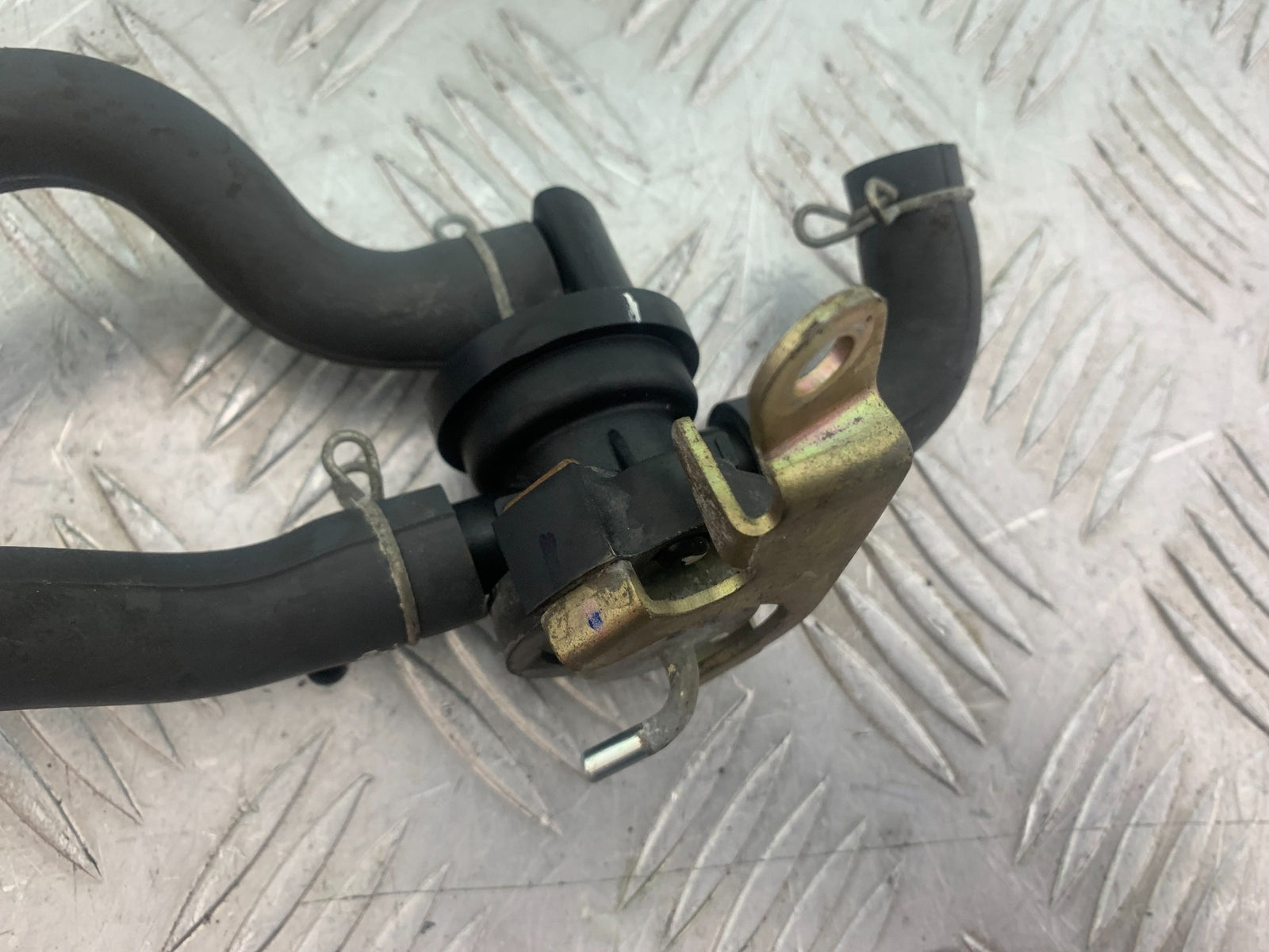 HONDA VTX1300 S-6 AIR VALVE  YEAR 2004-09 (CMB1159)