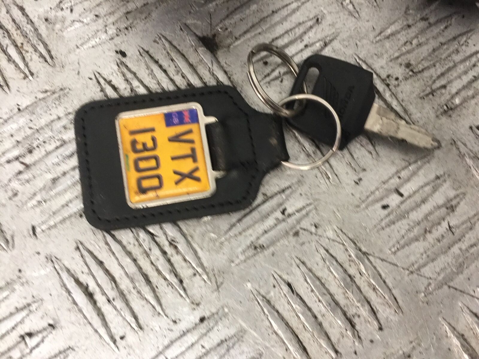 HONDA VTX1300 S LOCKS AND KEY   YEAR 2004-09 (STOCK 749)