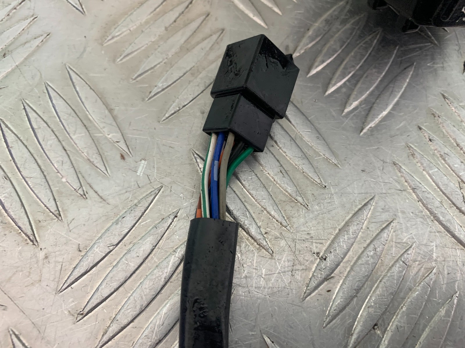 HONDA CBR1100 BLACKBIRD LEFT SWITCH GEAR  YEAR 1999-2005 (CMB1232)