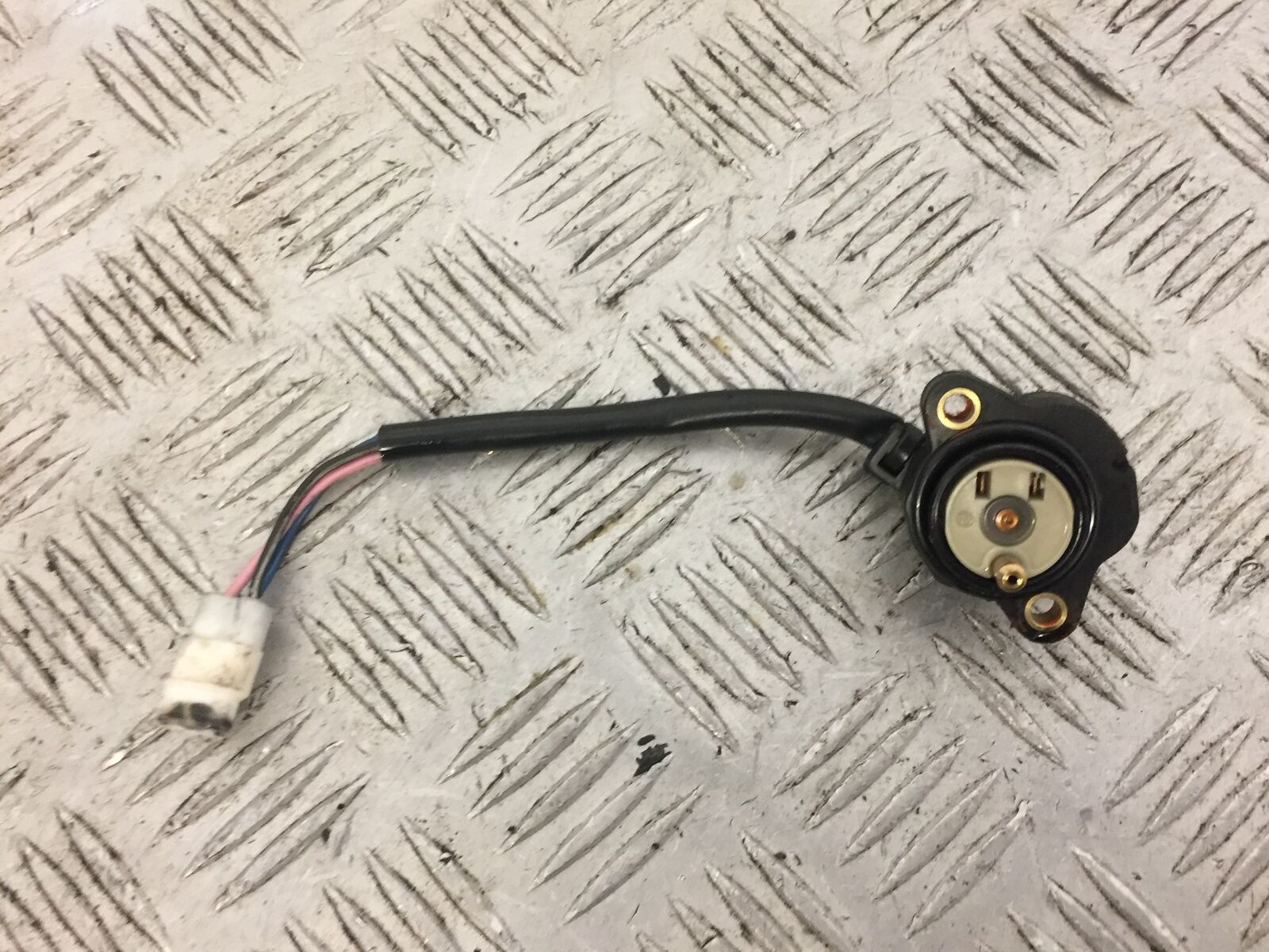 SUZUKI GSXR 750 L1-L5 GEAR PICK UP  YEAR 2012-2016 (STOCK 698)