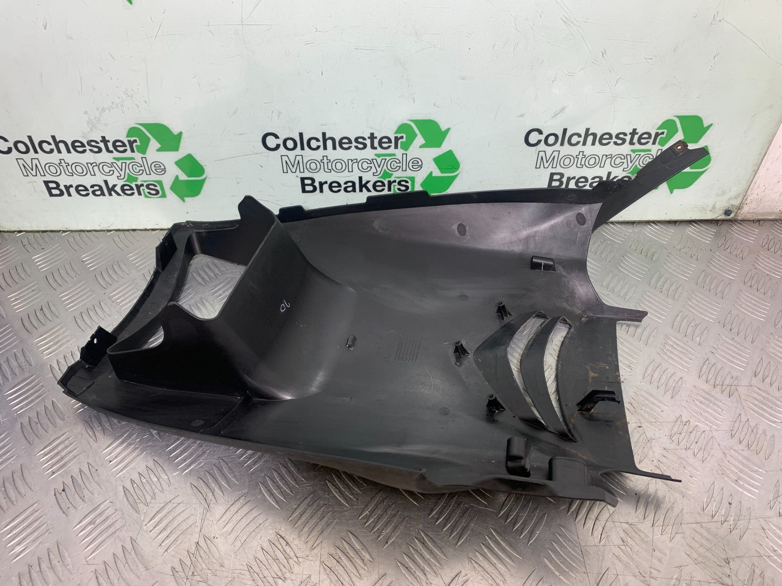 YAMAHA XMAX 300 BELLYPAN  YEAR 2017-2020 (CMB1218)
