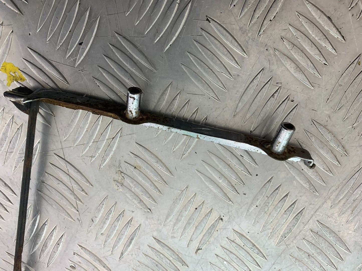 YAMAHA XS1100 MIDNIGHT SPECIAL BATTERY STRAP  YEAR 1980-1982 (CMB1122)