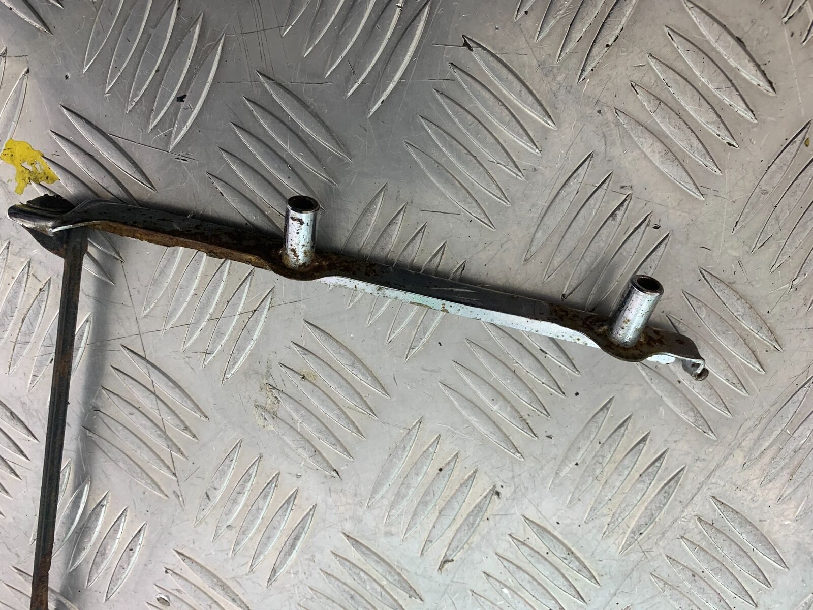 YAMAHA XS1100 MIDNIGHT SPECIAL BATTERY STRAP  YEAR 1980-1982 (CMB1122)