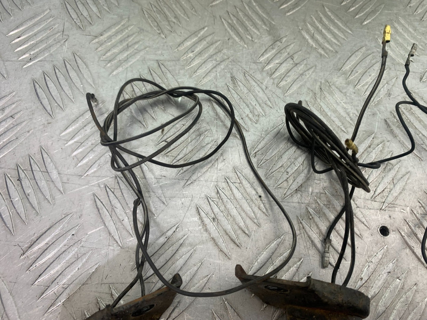 SUZUKI GP100 GP 100 INDICATORS   YEAR 1978-1988 (CMB1259)