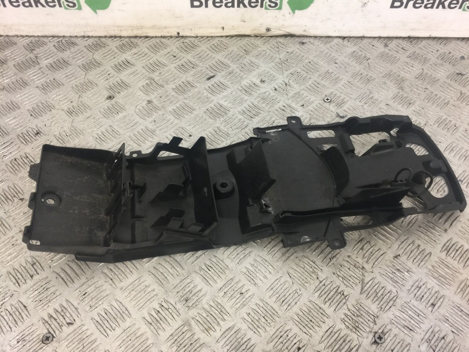SUZUKI GSXR 750 L1 UNDERTRAY YEAR 2012-2015 (STOCK 632)