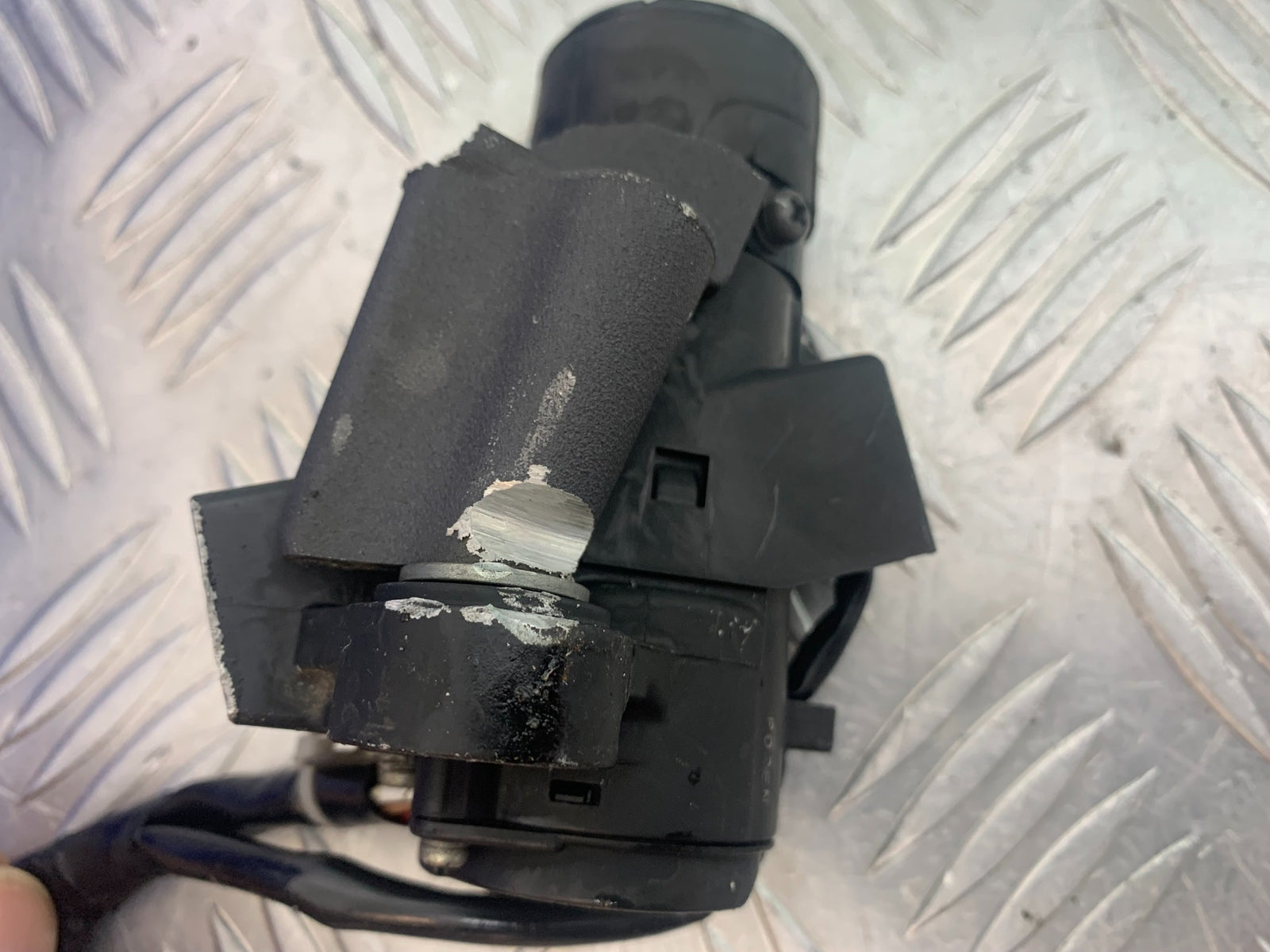 KAWASAKI ZX6R ECU LOCKS 2 KEYS YEAR 2009-2012 (CMB1136)