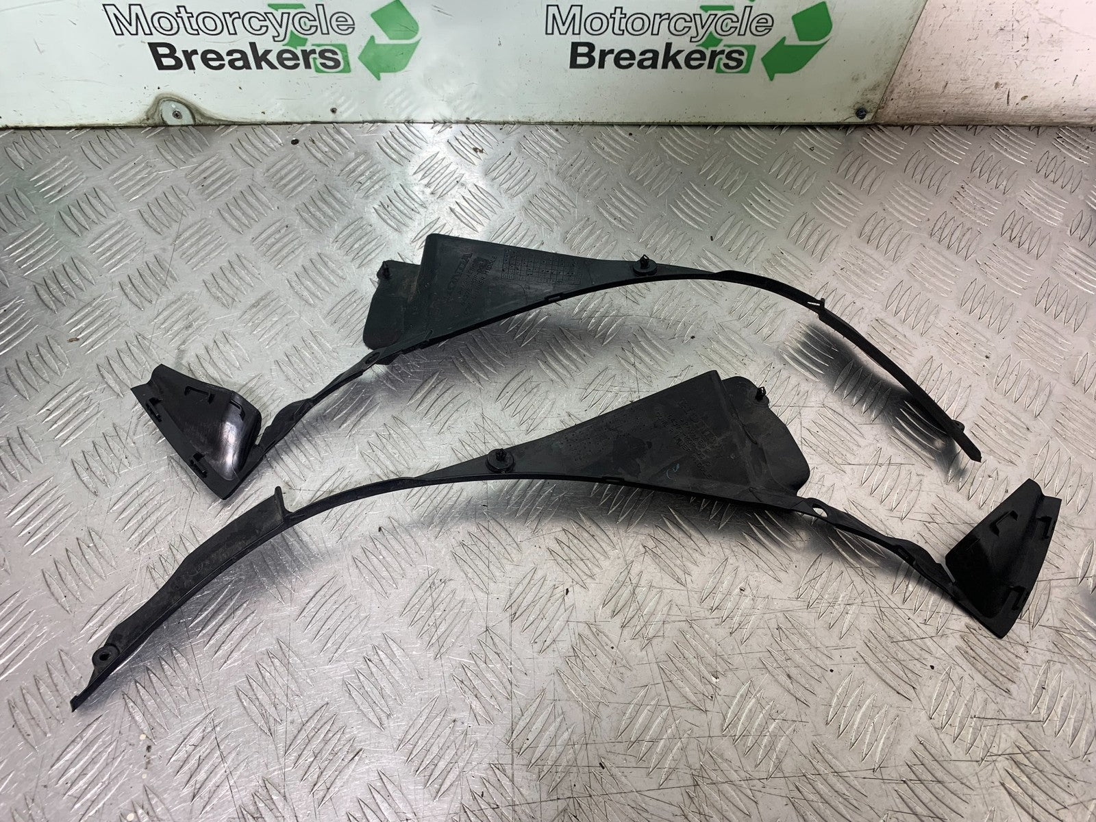 HONDA CBR1000 rr FIREBLADE INNER INFILLS   2012-2016 (CMB1280)