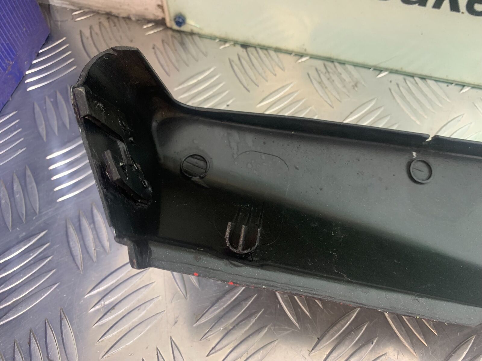 HONDA VFR400 VFR 400 NC21 RIGHT  SEAT PANEL  YEAR 1986-87 (CMB1043)