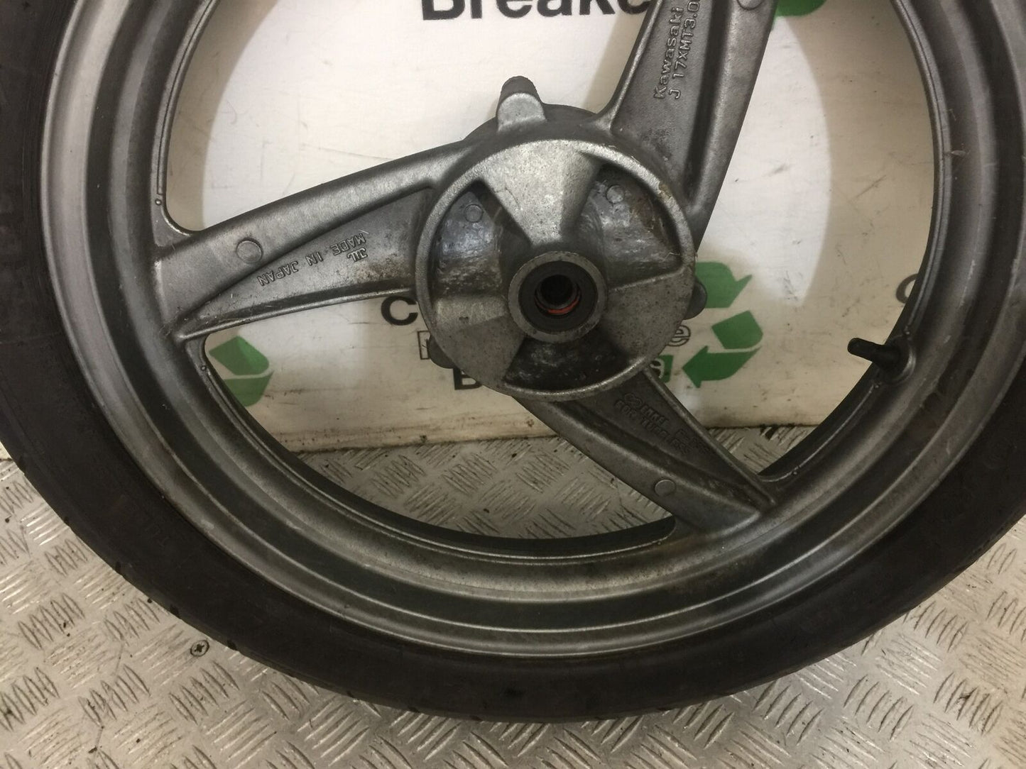 KAWASAKI ER5 FRONT WHEEL  YEAR 1999 (STOCK 825)